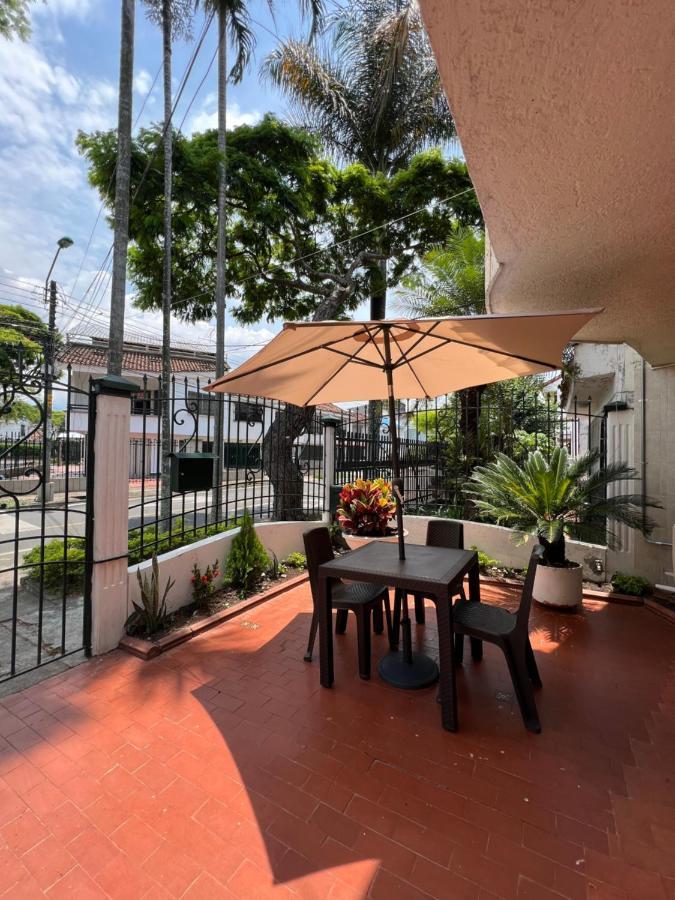 Casa Hotel Flor Del Valle Cali Exterior foto